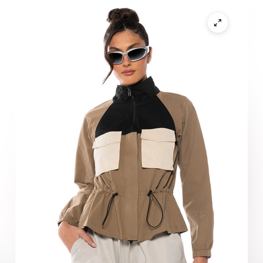 Akira / OLLIE OLIVE LONG SLEEVE WAIST SCRUNCHED BLOUSE/ JACKET